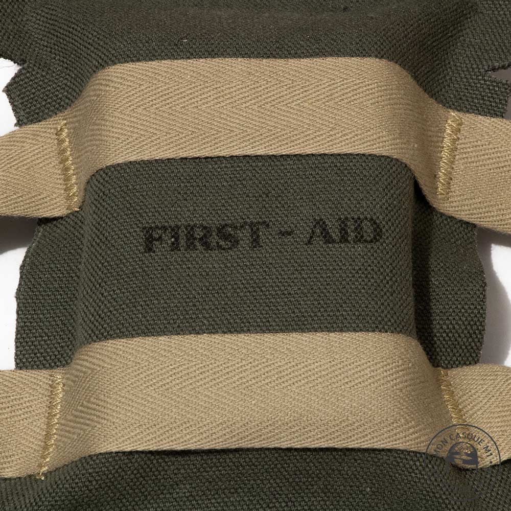 First Aid Parachutiste OD#7 tampon gros plan