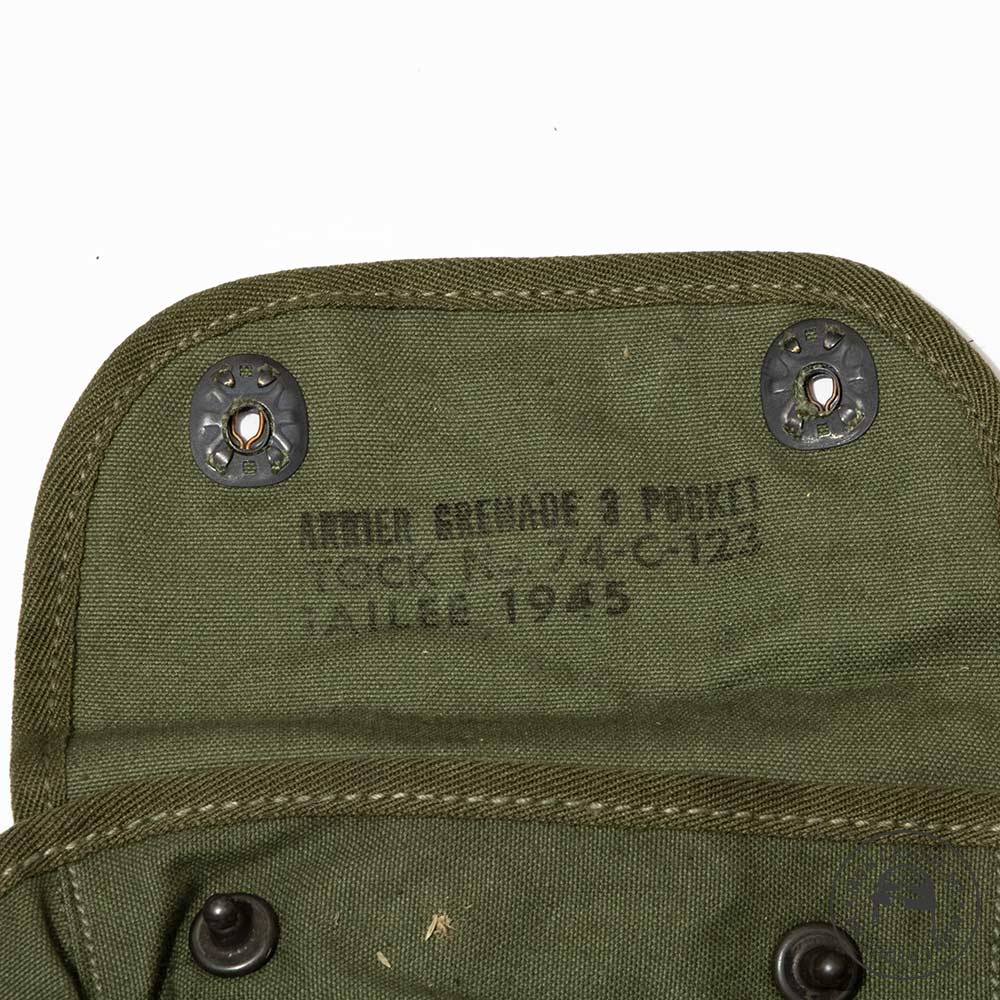 Porte Grenade US original daté de 1945 fabriqué par la firme Gailee
